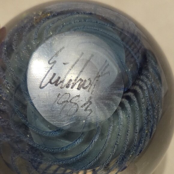 ROBERT EICKHOLT Signed 1983 Art GLASS Paperweight Blue Iridescent. - Picture 8 of 15
